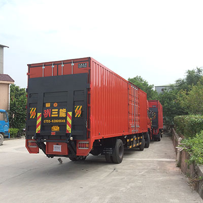 美國(guó)汽車尾板，創(chuàng)新設(shè)計(jì)與實(shí)用功能的完美結(jié)合